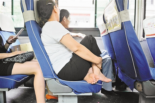 大巴車租車平臺(tái)應(yīng)答用車常識(shí)：大巴車正確坐姿是怎么樣？